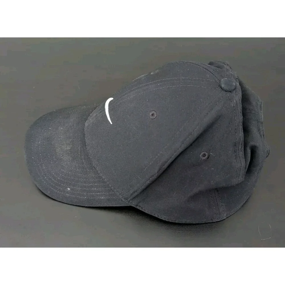 Nike Dri-Fit Adjustable Black Athletic Hat Cap Breathable /‎ Sports M/L